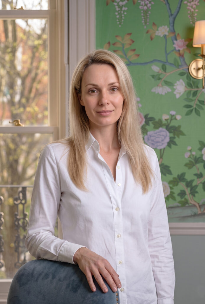 Dr Alison Lennox